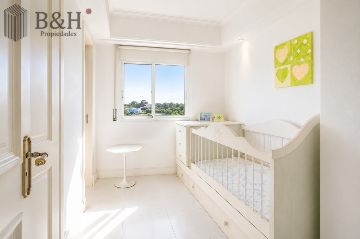 Apartamento ID.7942 - Exclusivo Penthouse de 6 Dormitorios y Barbacoa en Venta Frente al Mar, Rincón del Indio Punta del Este