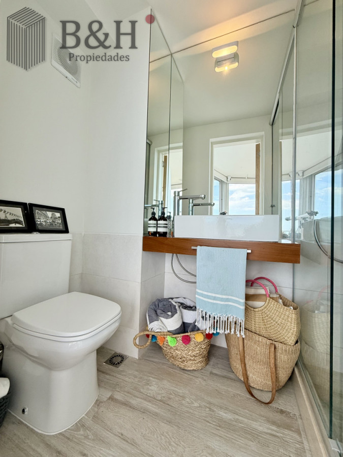 Apartamento ID.6402 - Apartamento Penthouse finamente decorado de 3 dormitorios con parrillero propio en alquiler temporario, Roosevelt Brava, Punta del Este