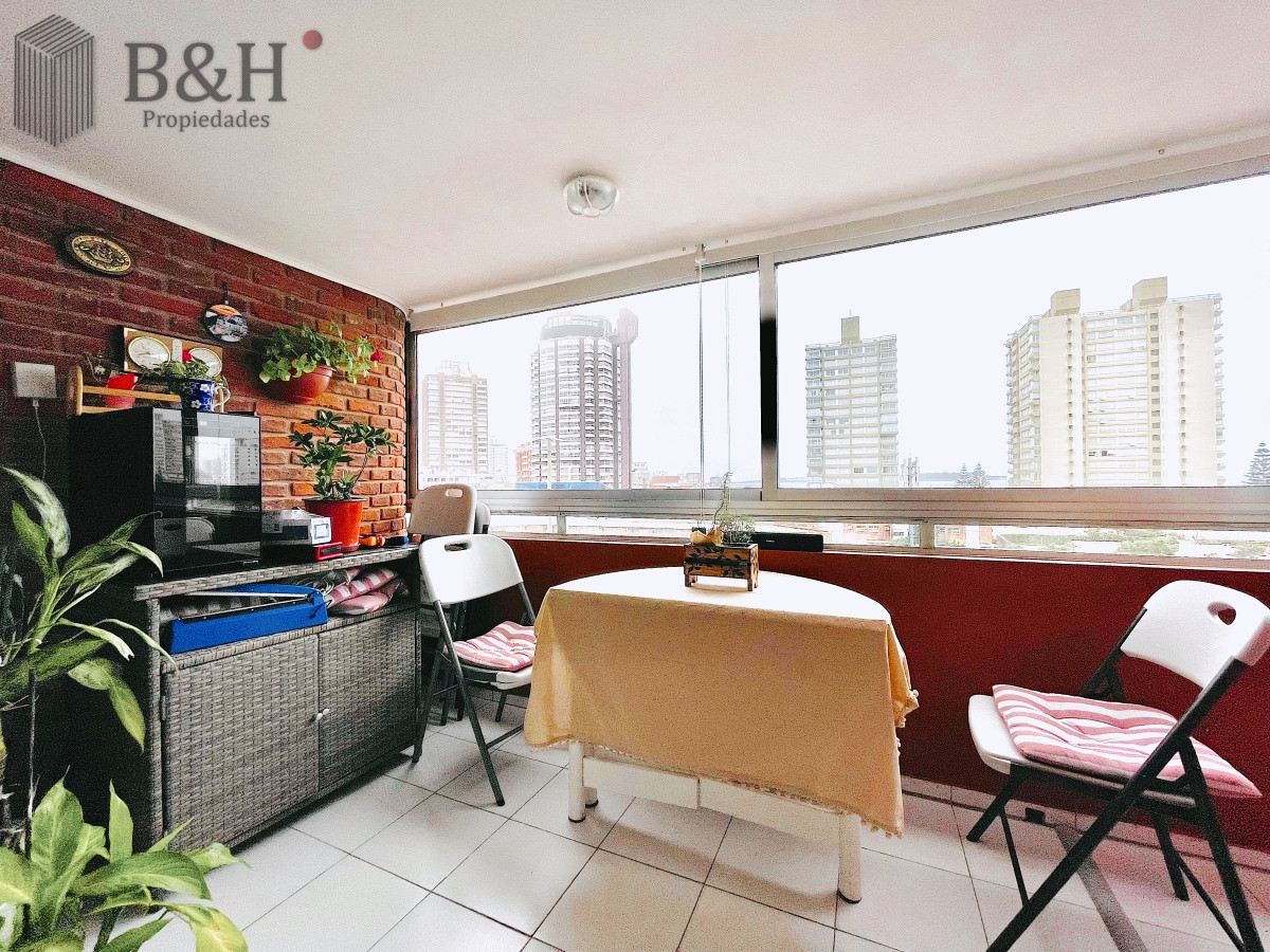 Apartamento ID.3220 - Excelente Apartamento de 2 Dormitorios Frente a Los Dedos, Playa Brava Punta del Este