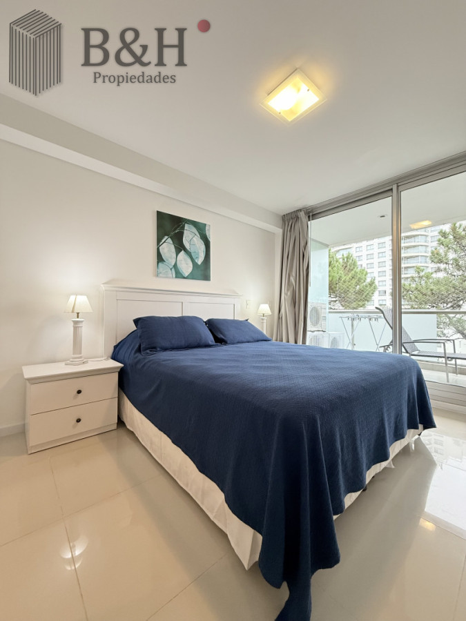 Apartamento ID.6866 - Alquiler Anual Moderno Apartamento de 2 Dormitorios, Roosevelt cerca de Playa Brava