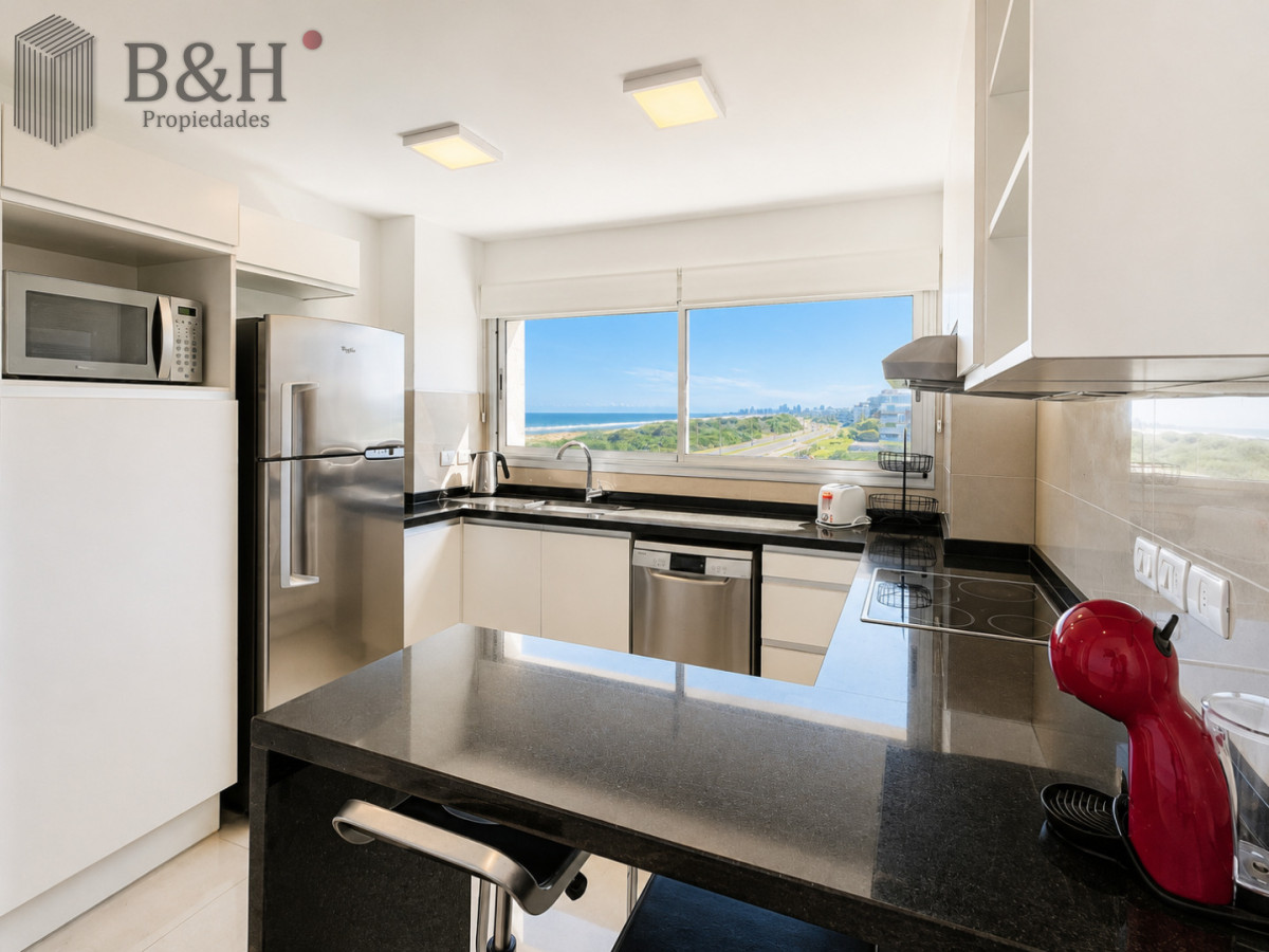 Apartamento ID.7890 - Penthouse de 3 Dormitorios con Barbacoa en Primera Línea del Mar, Playa Brava Punta del Este