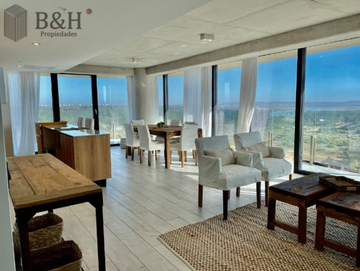 Apartamento ID.2283 - Venta de Apartamento de 1 Dormitorio en suite piso alto de Torre Surfside Village, Punta del Este