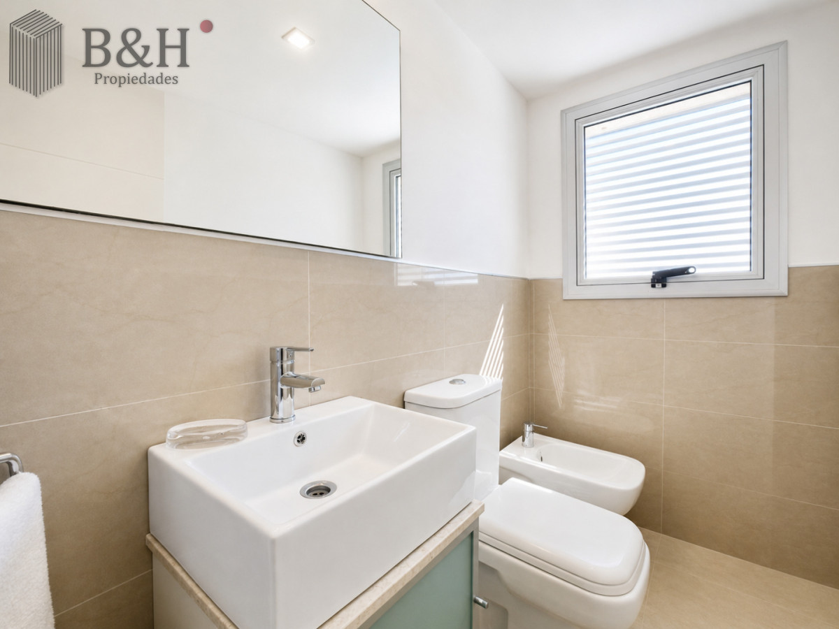 Apartamento ID.7890 - Penthouse de 3 Dormitorios con Barbacoa en Primera Línea del Mar, Playa Brava Punta del Este