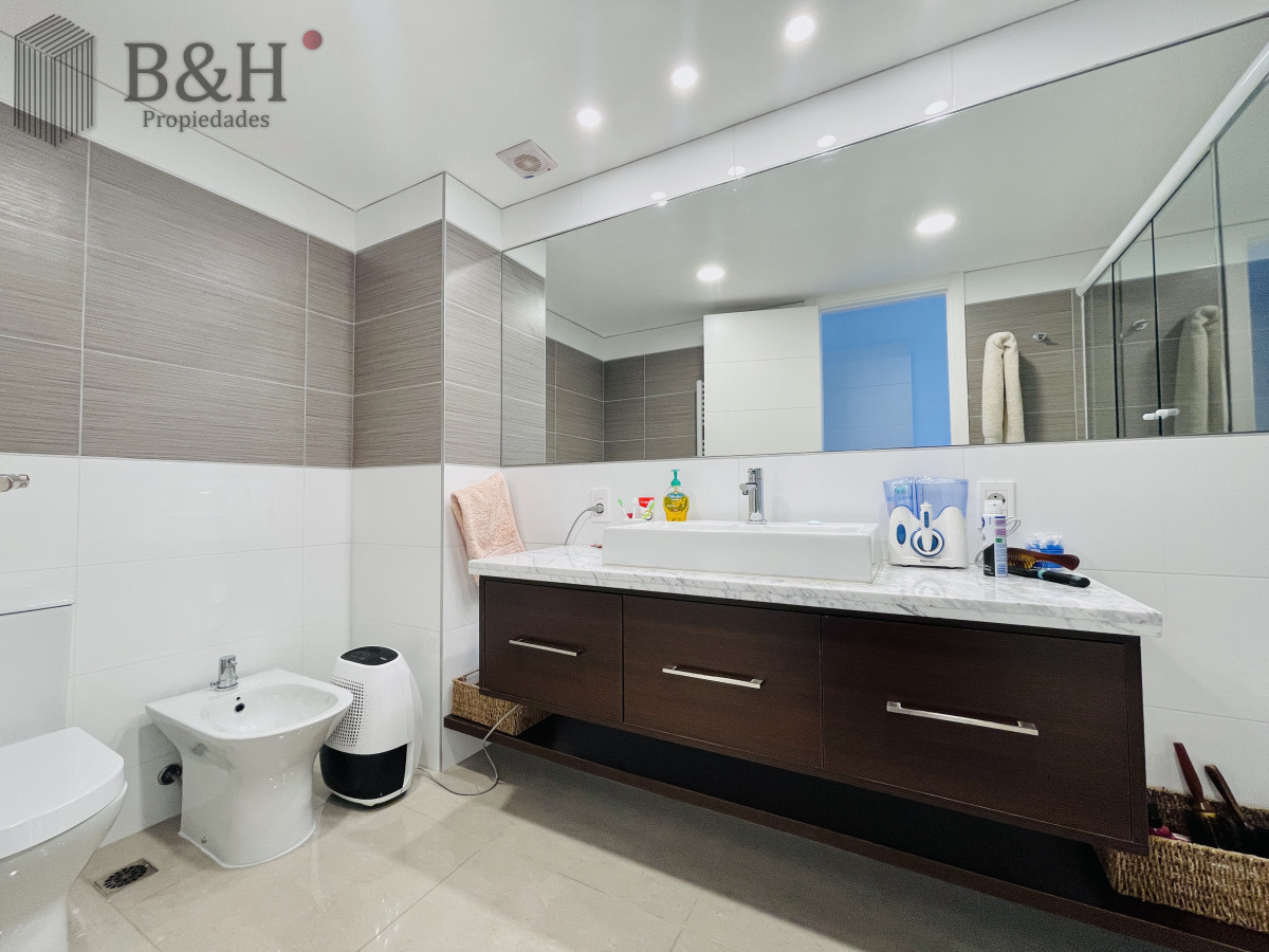 Apartamento ID.4465 -  Exclusivo Penthouse de 3 Dormitorios con Vistas panorámicas a Playa Brava, en Venta