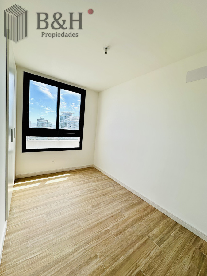 Apartamento ID.6873 - Venta de apartamento con vista al mar y muy luminoso de 2 dormitorios con 2 baños, Playa Brava Aidy Grill, Punta del Este