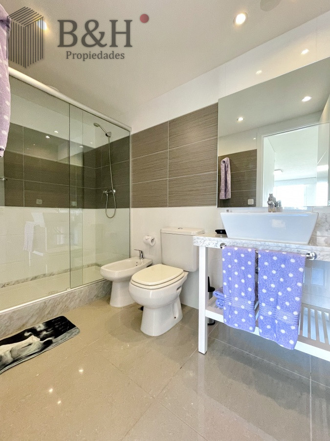 Apartamento ID.399 - Venta y alquiler temporario de apartamento de un dormitorio en torre de categoría a pasos de Playa Brava