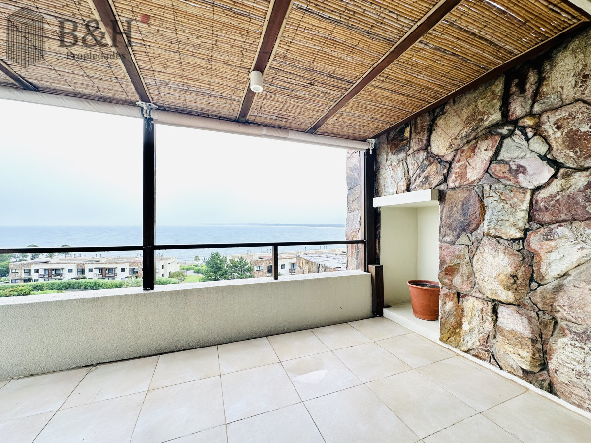 Apartamento ID.6472 - Excelente y amplio departamento duplex en venta de 3 dormitorios mas dependencia con parrillero, Punta Ballena