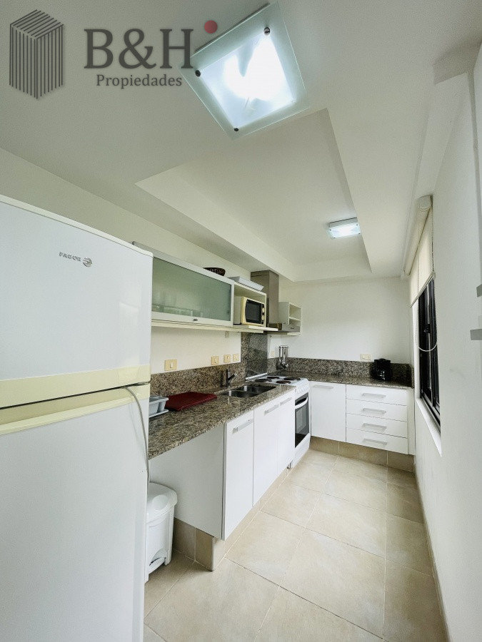 Apartamento ID.4491 - Venta de apartamento de dos dormitorios con parrillero en complejo privado de Punta Ballena