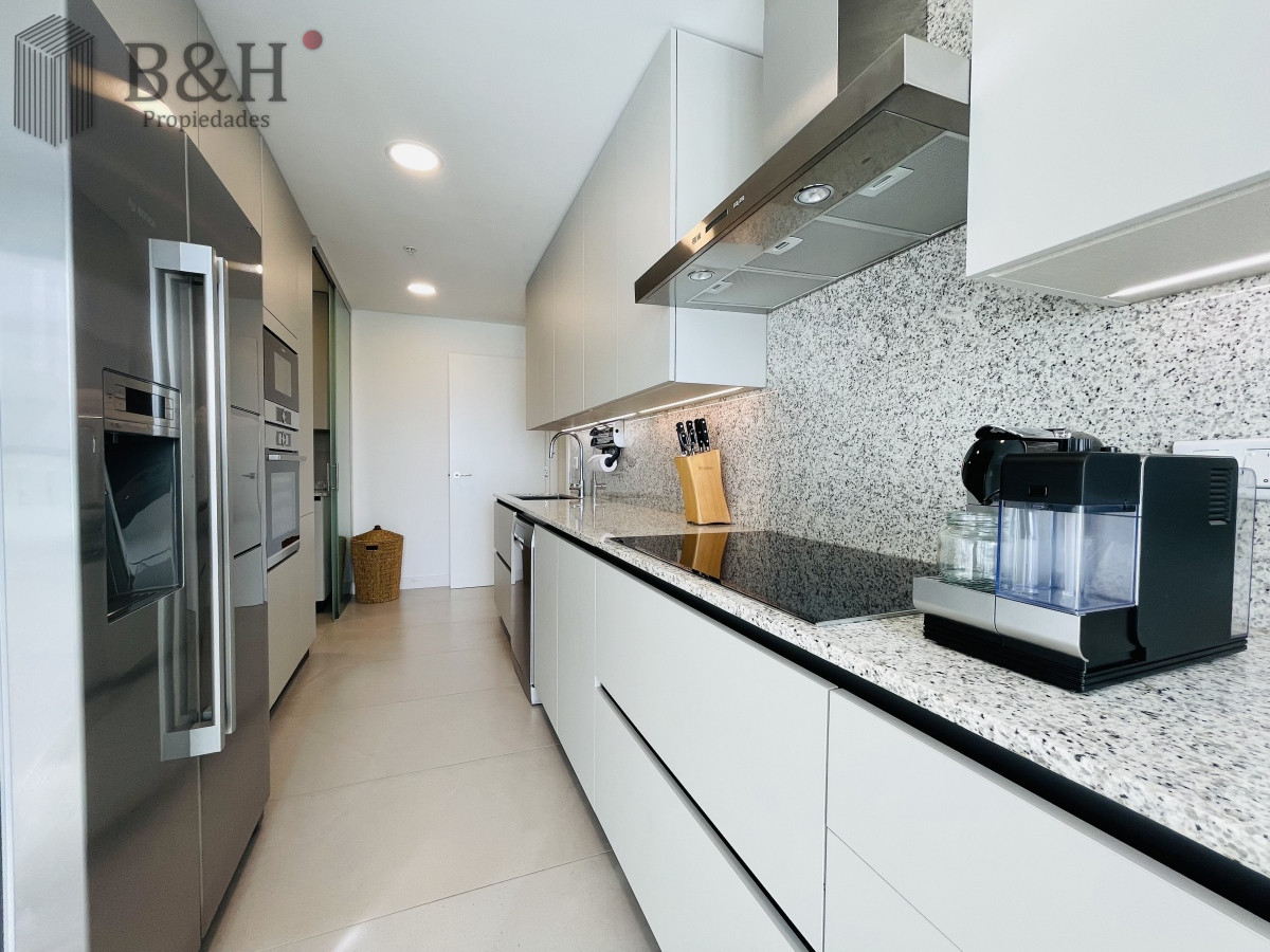 Apartamento ID.2301 - Venta Espectacular Apartamento Frente al Mar, 3 Dormitorios, Le Parc Punta del Este