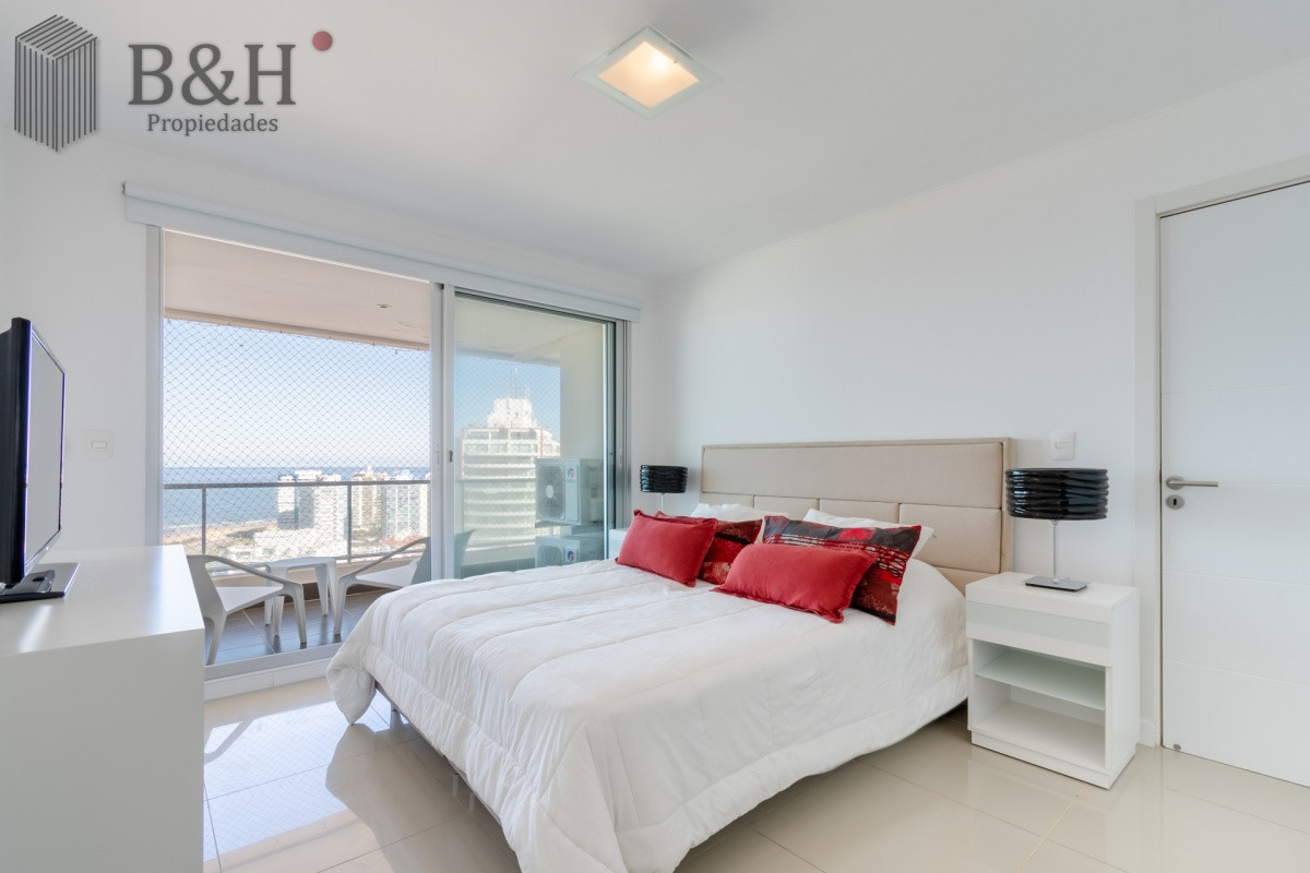 Apartamento ID.473 - Apartamento de 2 Dormitorios en Playa Brava con Vista al Mar - Venta