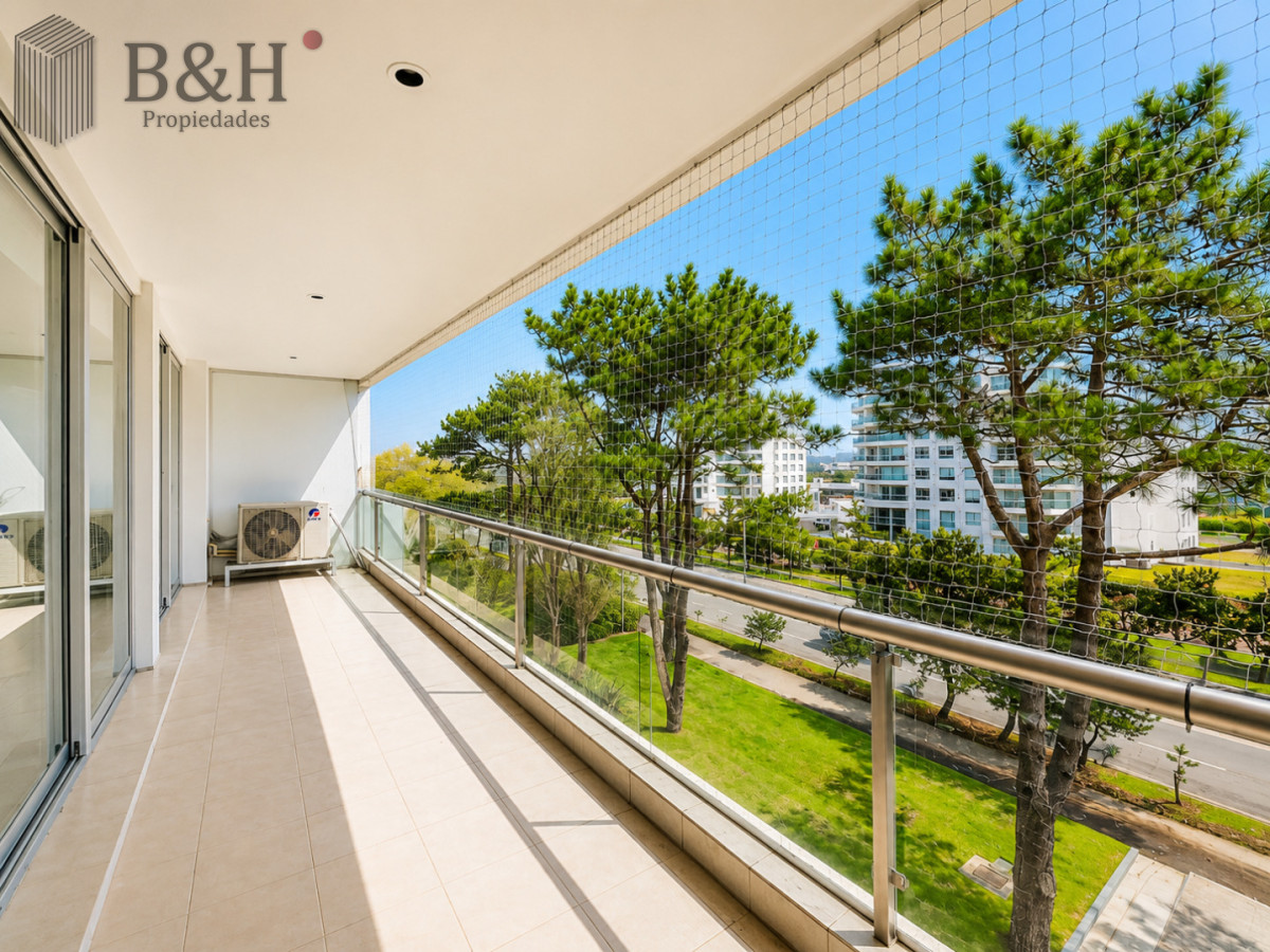 Apartamento ID.5297 - Moderno Apartamento de 2 Dormitorios sobre Roosevelt, a pasos de Playa Brava, en Alquiler Anual 