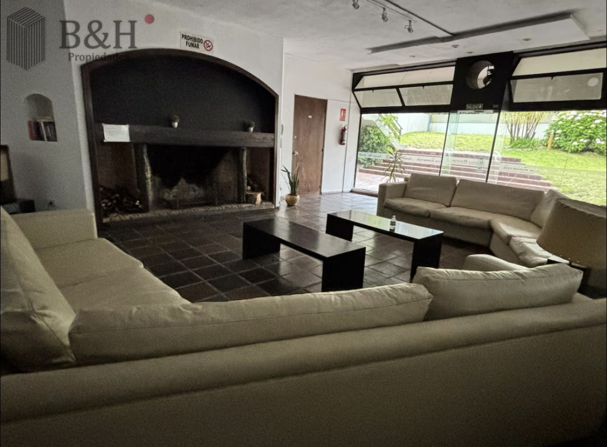 Apartamento ID.6726 - Penthouse con vista al mar en Punta del Este, 2 Dormitorios, en Alquiler Anual