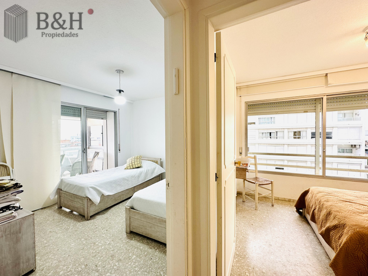 Apartamento ID.6888 - Venta de apartamento en Península de Punta del este con 3 dormitorios y 2 baños reciclado 