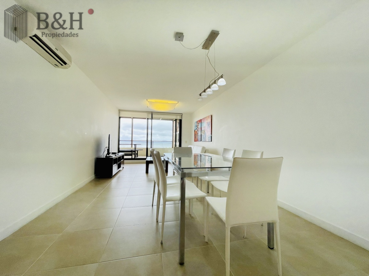 Apartamento ID.4491 - Venta de apartamento de dos dormitorios con parrillero en complejo privado de Punta Ballena