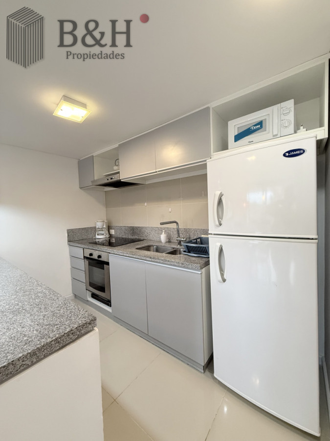 Apartamento ID.6866 - Alquiler Anual Moderno Apartamento de 2 Dormitorios, Roosevelt cerca de Playa Brava
