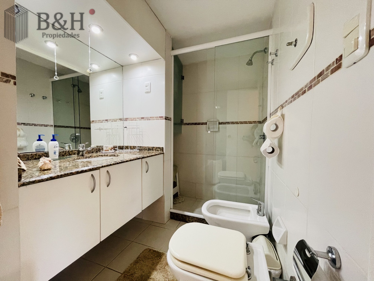 Apartamento ID.2254 - Alquiler Anual Apartamento de 1 Dormitorio y Medio en la Península, Punta del Este