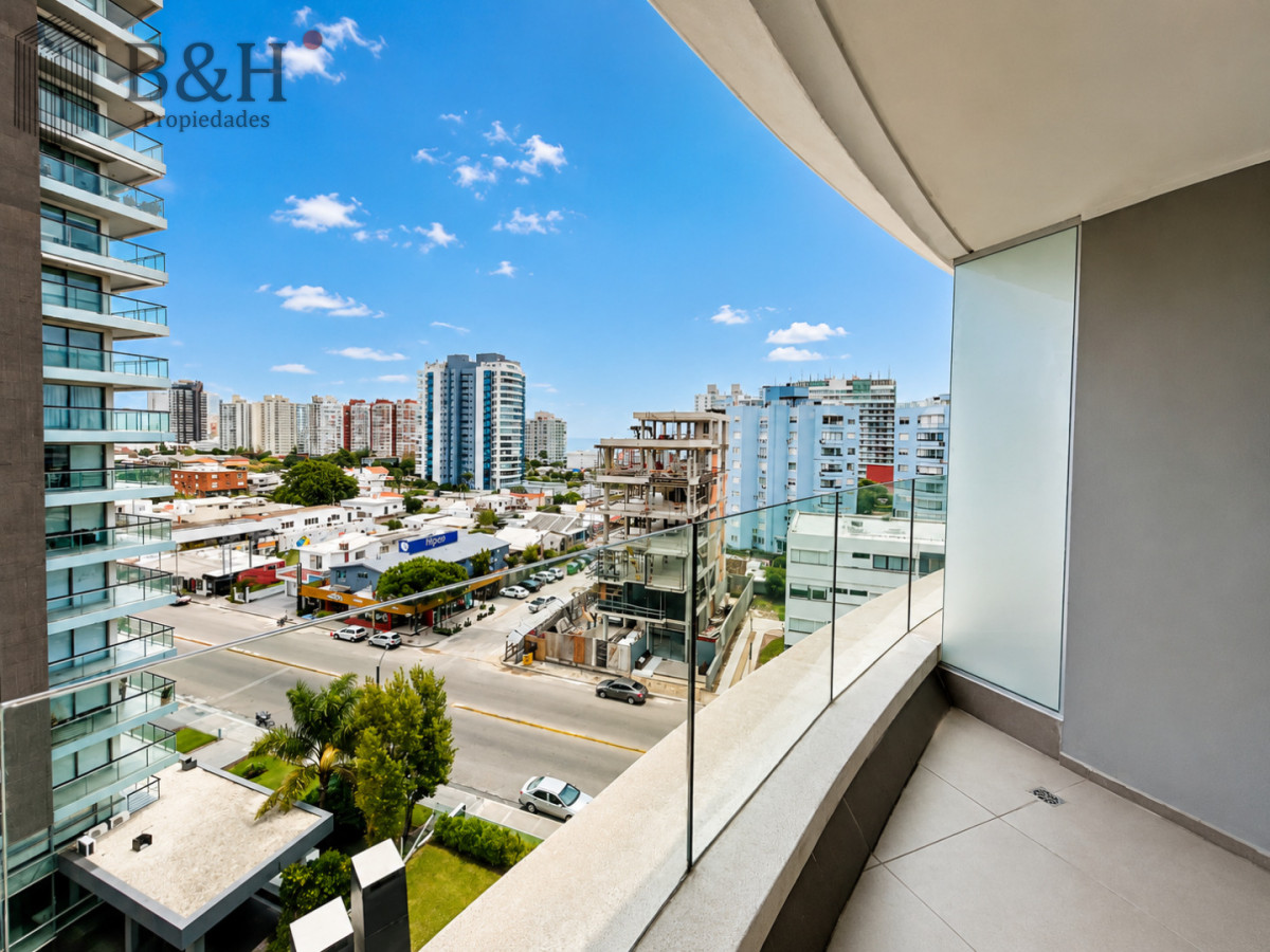 Apartamento ID.6993 - Alquiler Anual, Apartamento Moderno de 1 Dormitorio en Torre con servicios, Punta del Este 