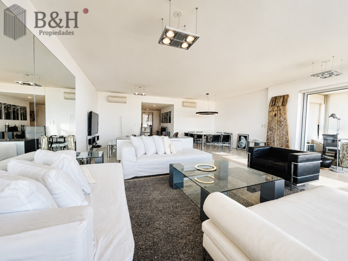 Apartamento ID.1233 - Venta y alquiler de departamento esquinero de tres dormitorios mas dependencia de servicio, Torre LE PARC, playa Brava. Punta del Este