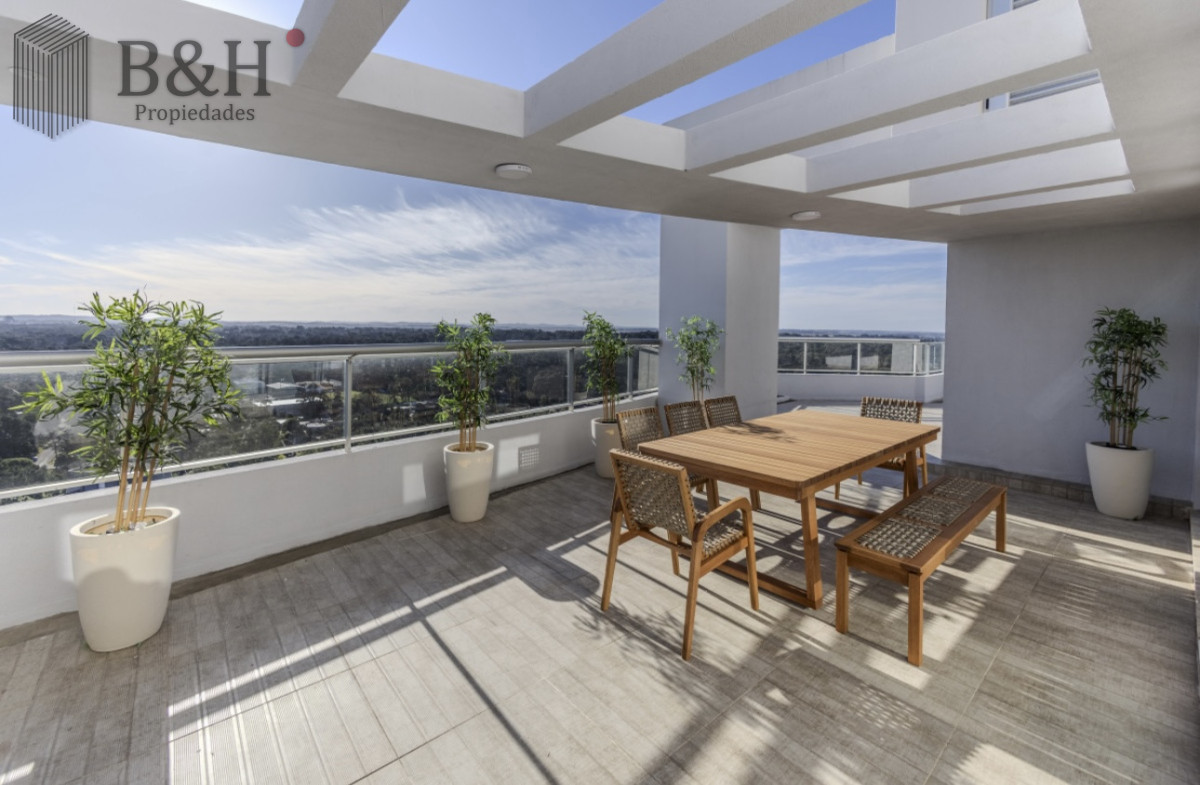 Apartamento ID.5441 - Moderno Penthouse con Vista al Mar, en Playa Brava, 3 Dormitorios con Parrillero y Dependencia de servicio