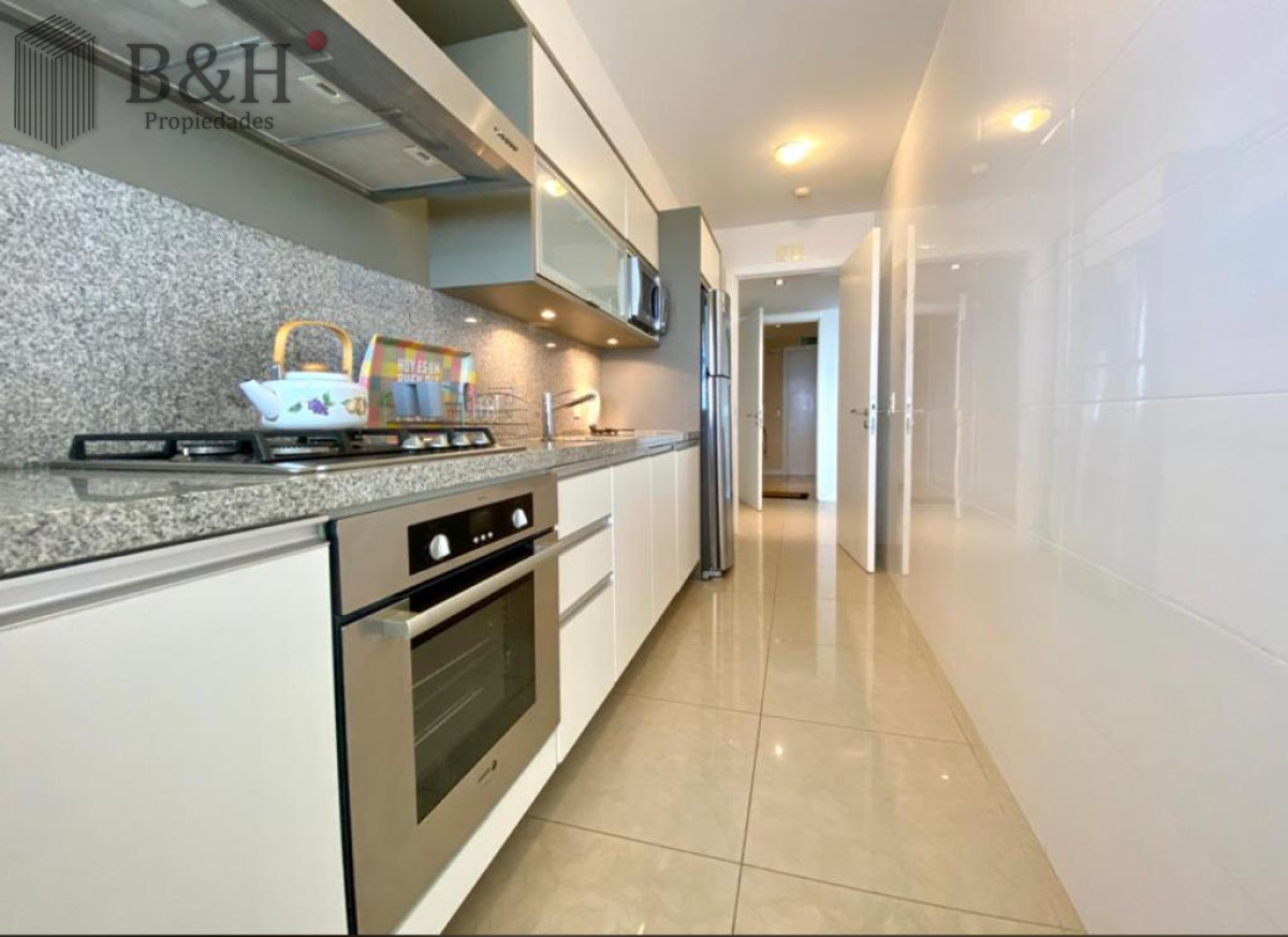 Apartamento ID.5426 - Alquiler temporario de apartamento en torre Premiun sobre playa Mansa de tres dormitorios