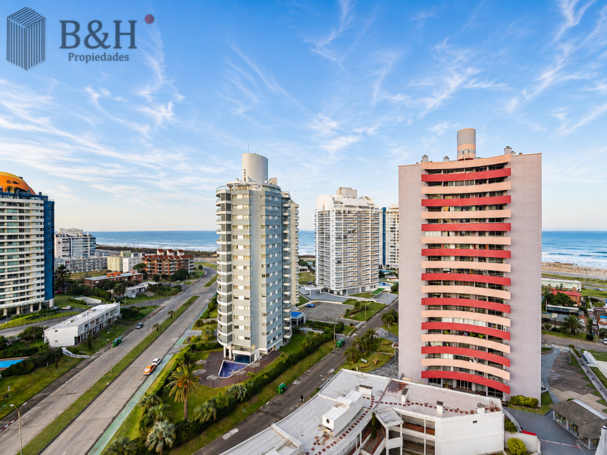 Apartamento ID.3561 - Apartamento de 2 Dormitorios y Medio en Forest Tower - Punta del Este