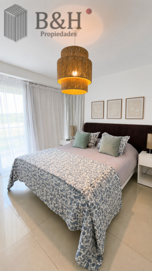 Apartamento ID.7480 - Apartamento de 3 Dormitorios en Primera Línea del Mar, Playa Brava Punta del Este