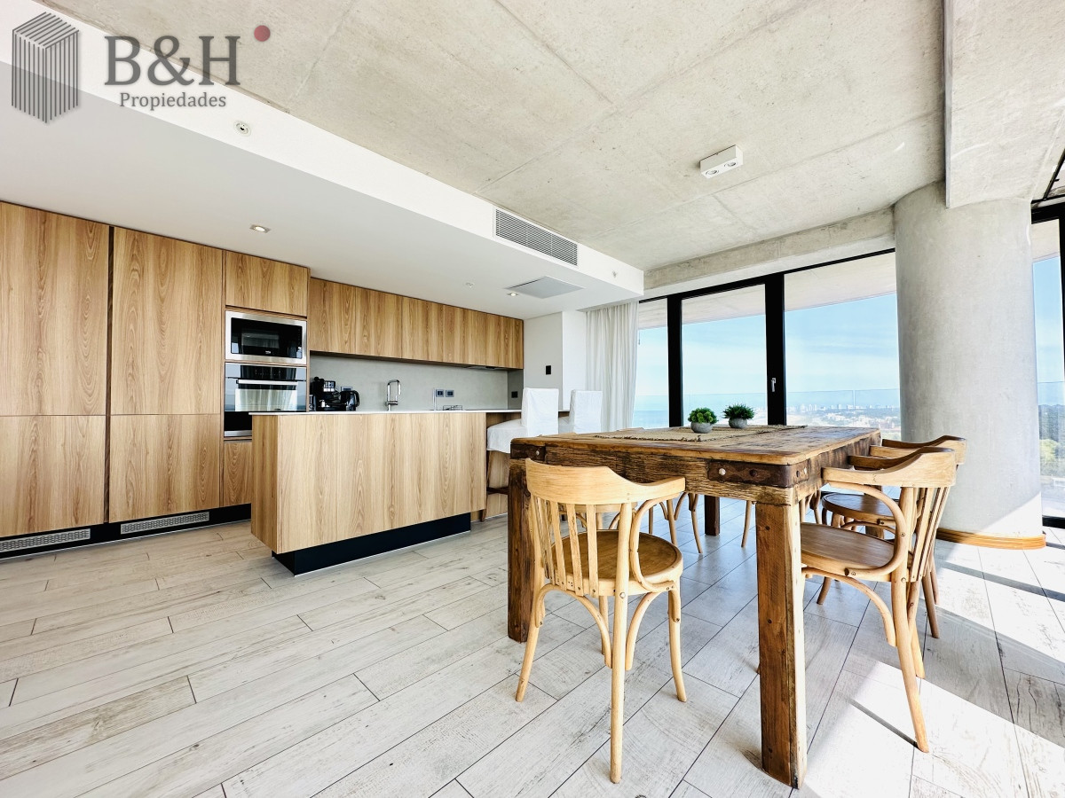 Apartamento ID.2283 - Venta de Apartamento de 1 Dormitorio en suite piso alto de Torre Surfside Village, Punta del Este