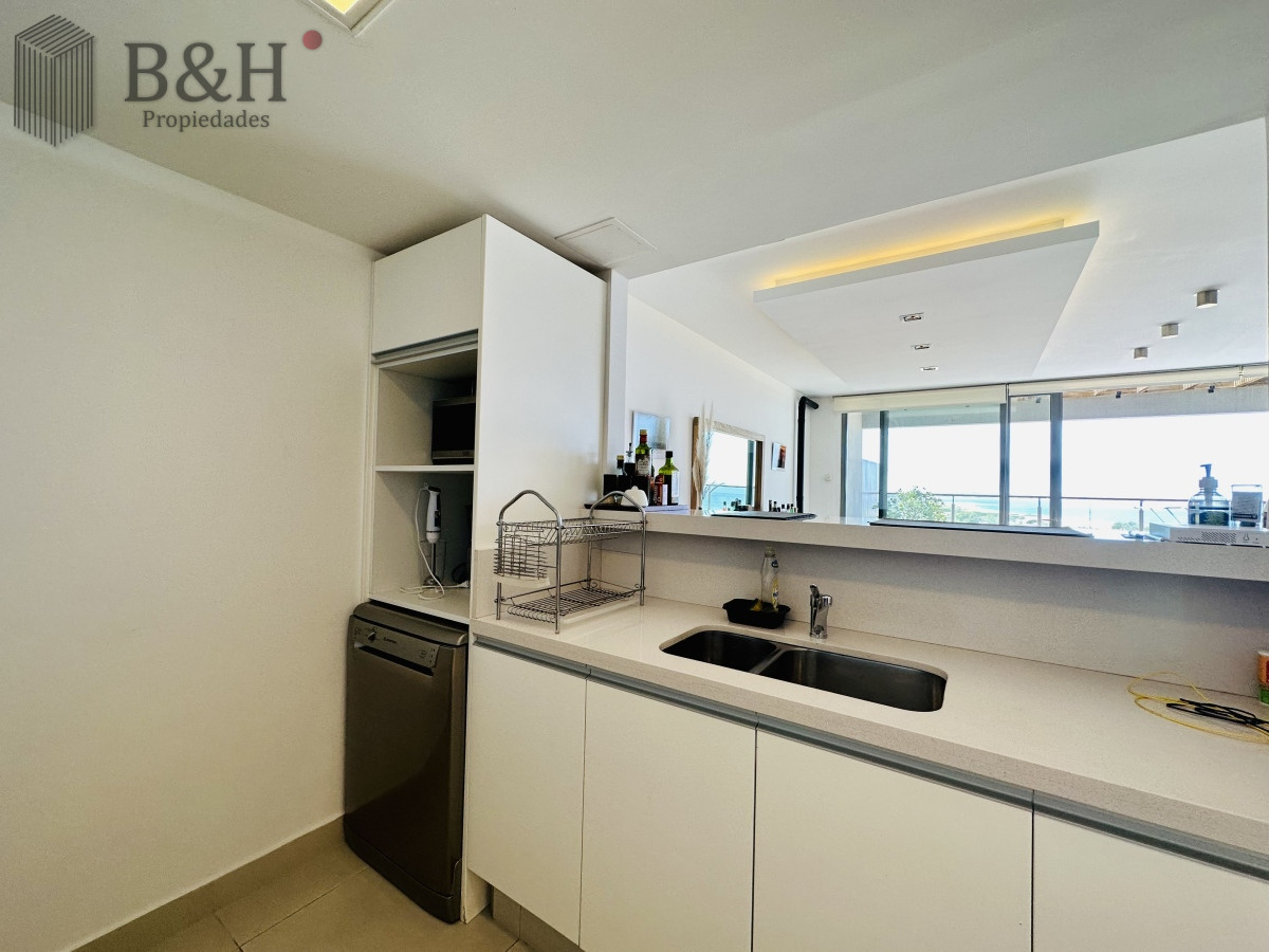 Apartamento ID.6877 - Venta y Alquiler temporario de apartamento moderno de dos dormitorios con parrillero en Punta Ballena