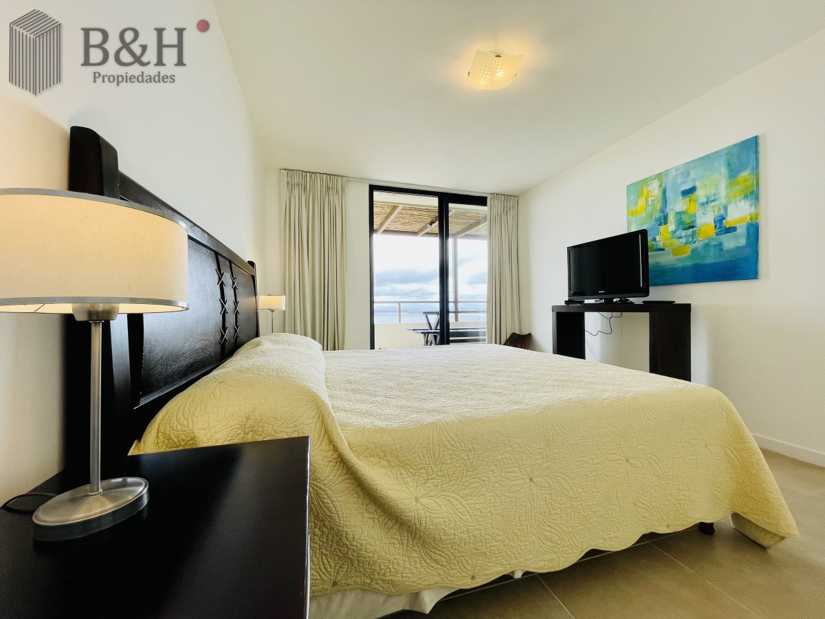 Apartamento ID.4491 - Venta de apartamento de dos dormitorios con parrillero en complejo privado de Punta Ballena