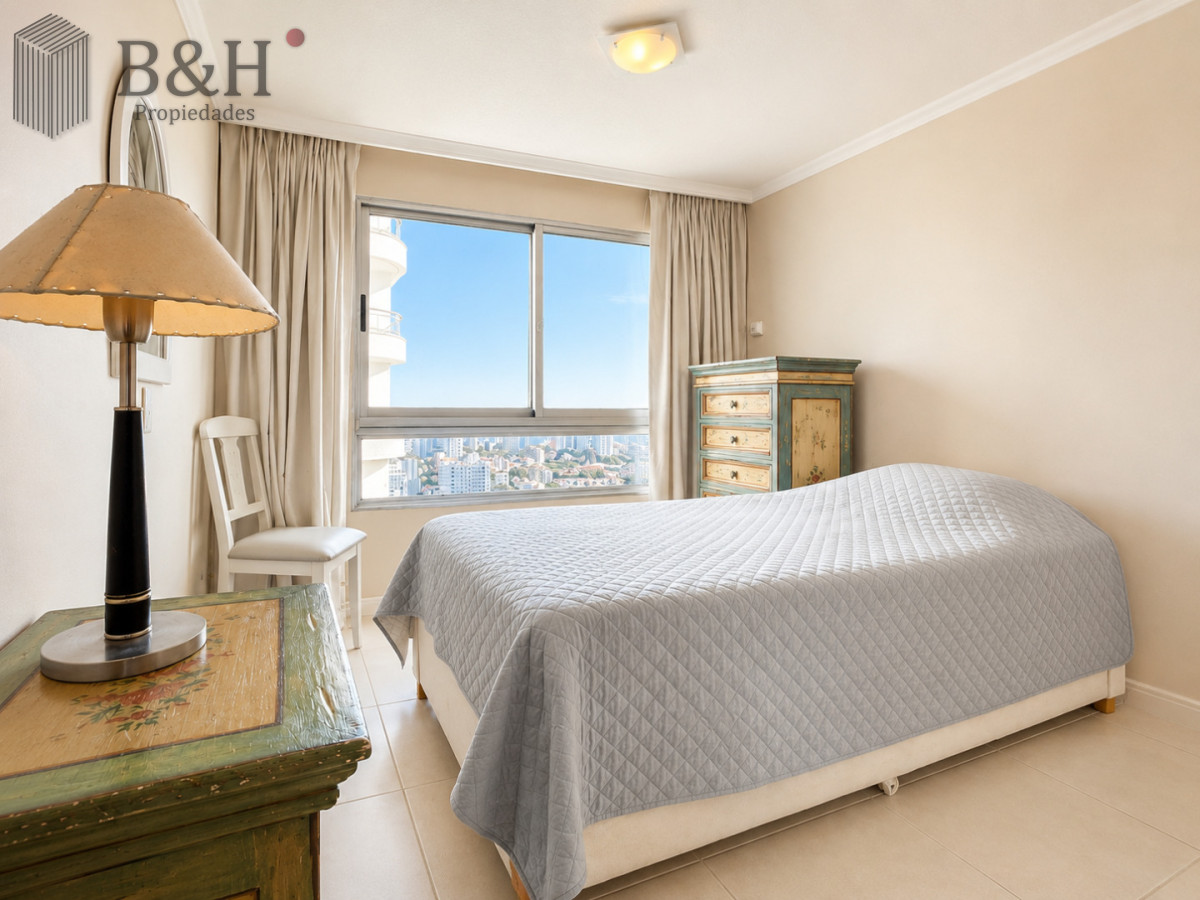 Apartamento ID.7203 - Apartamento luminoso con variedad de servicios en venta, 3 dormitorios, zona Roosevelt Playa Brava