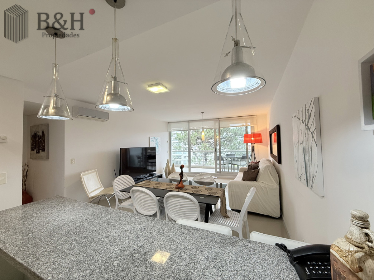 Apartamento ID.6866 - Alquiler Anual Moderno Apartamento de 2 Dormitorios, Roosevelt cerca de Playa Brava