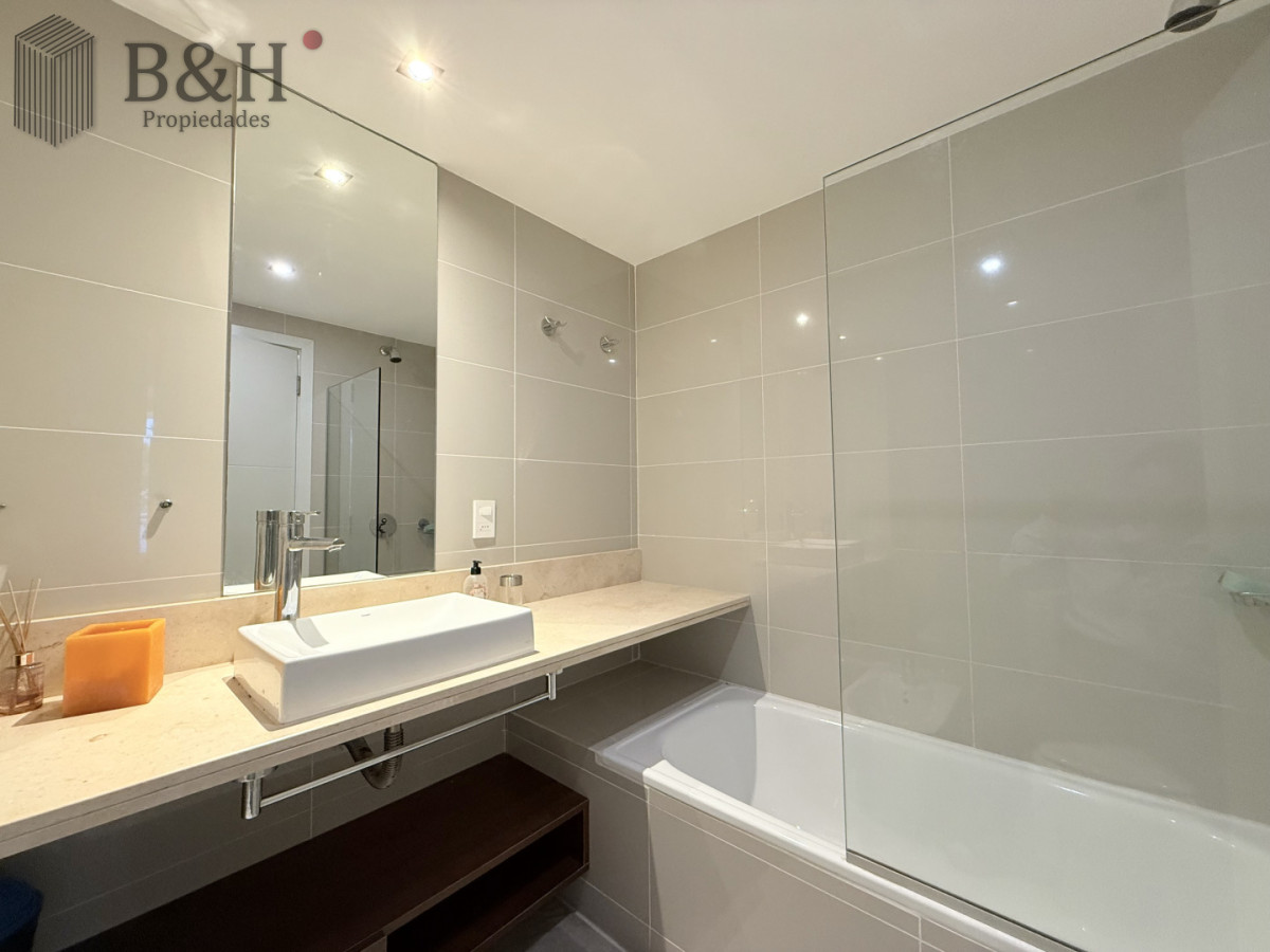 Apartamento ID.6866 - Alquiler Anual Moderno Apartamento de 2 Dormitorios, Roosevelt cerca de Playa Brava