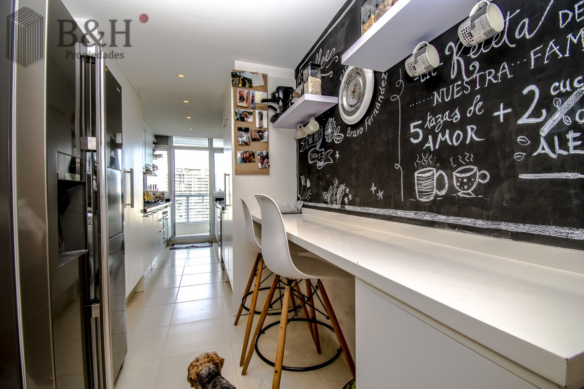 Apartamento ID.395 - Venta de apartamento de tres dormitorios más dependencia en playa Mansa, Punta del Este