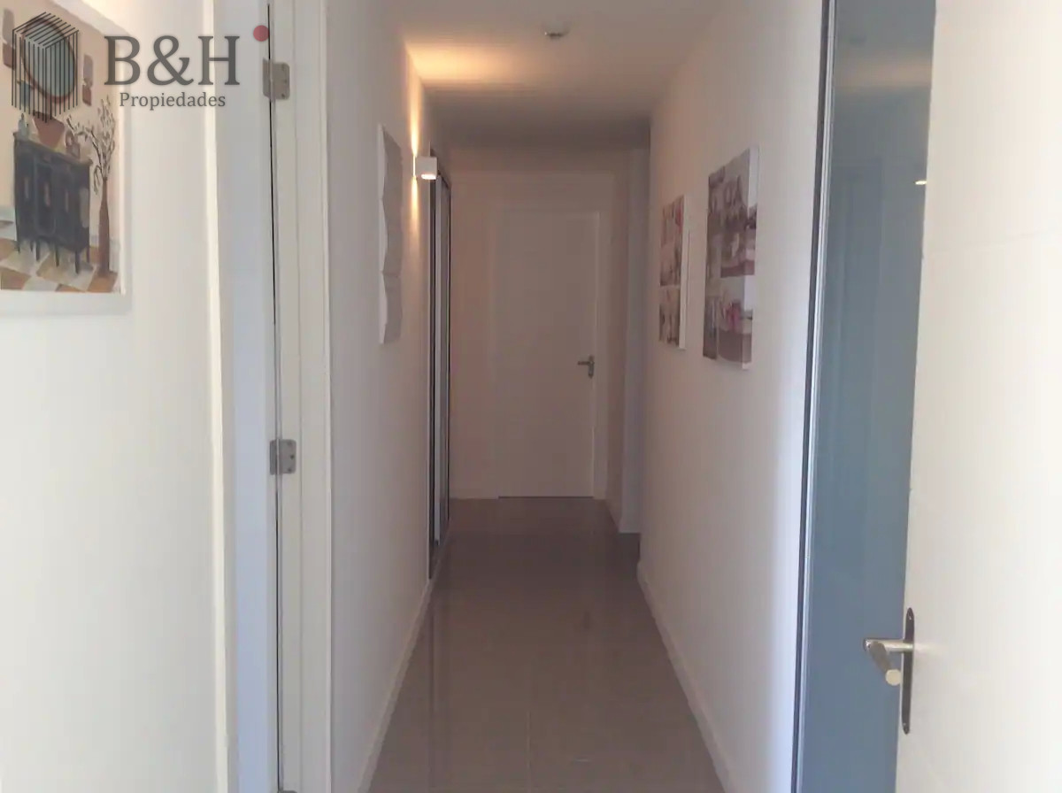 Apartamento ID.443 - Venta y alquiler de moderno departamento de tres dormitorios más dependencia a pasos de Playa Brava