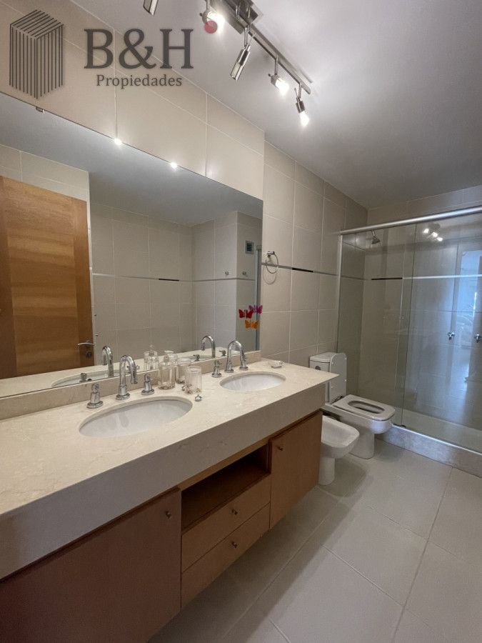 Apartamento ID.7071 - Venta y alquiler temporario de apartamento de dos dormitorios en playa Mansa, Punta del Este