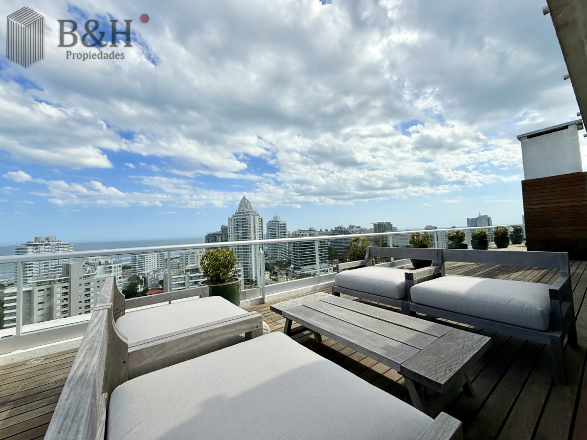 Apartamento ID.6402 - Apartamento Penthouse finamente decorado de 3 dormitorios con parrillero propio en alquiler temporario, Roosevelt Brava, Punta del Este