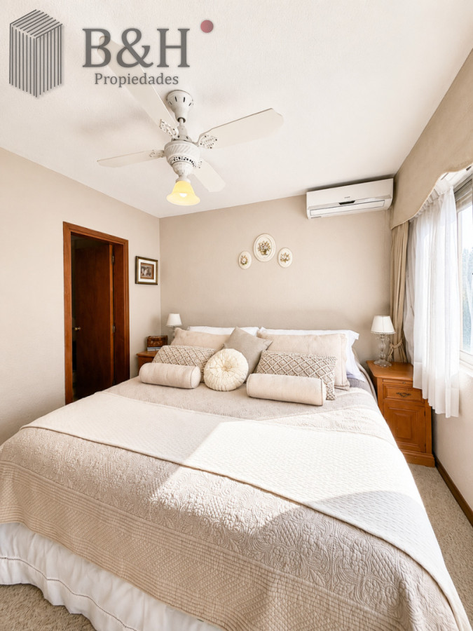 Apartamento ID.7163 - Apartamento en venta playa Mansa de 4 dormitorios y amplia terraza con parrillero propio 
