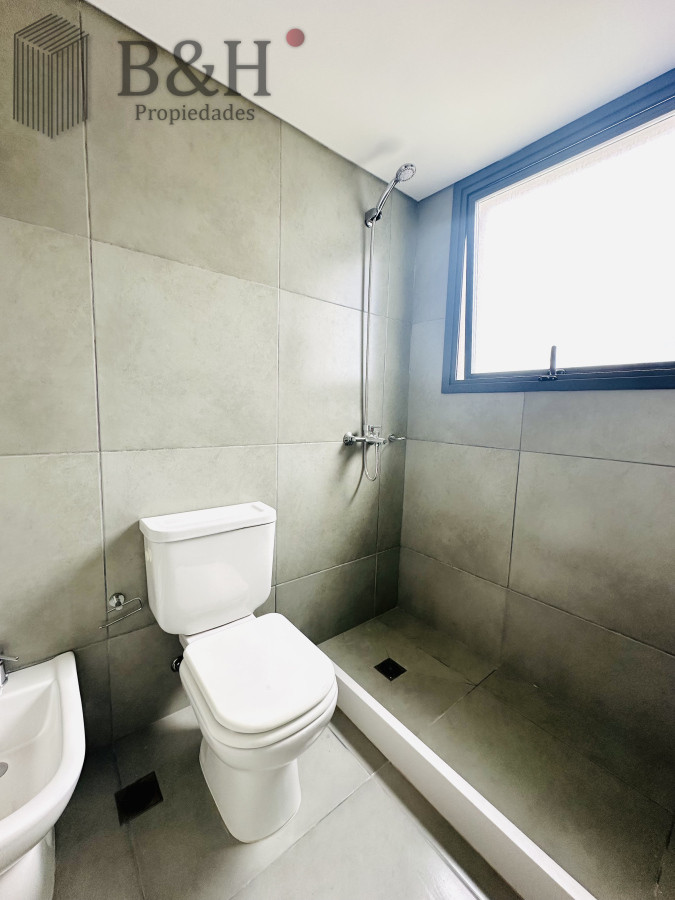 Apartamento ID.3710 - Apartamento de 2 Dormitorios Alquiler Anual, Playa Brava, Punta del Este