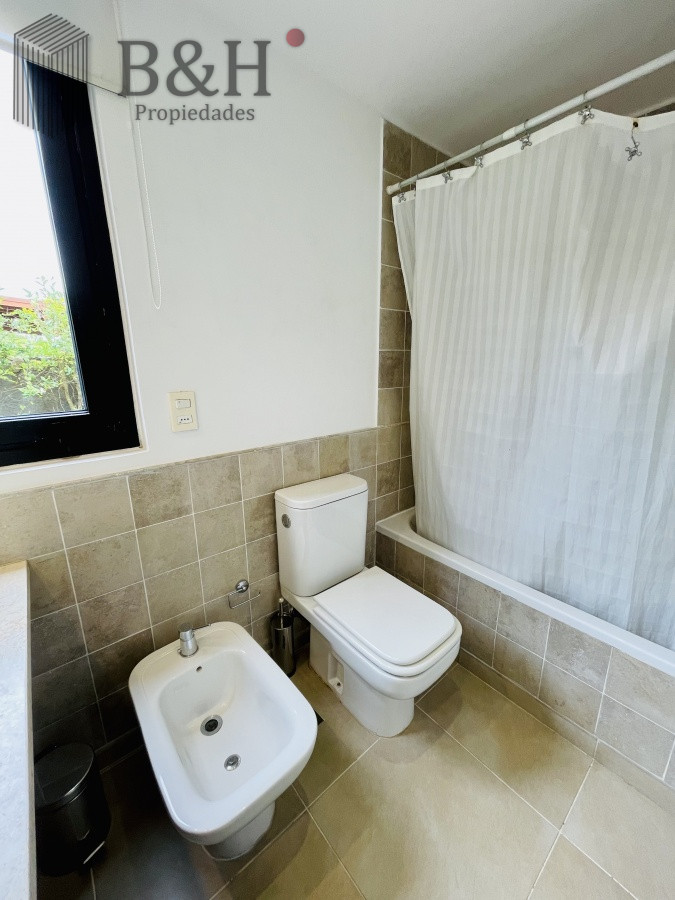 Apartamento ID.4491 - Venta de apartamento de dos dormitorios con parrillero en complejo privado de Punta Ballena