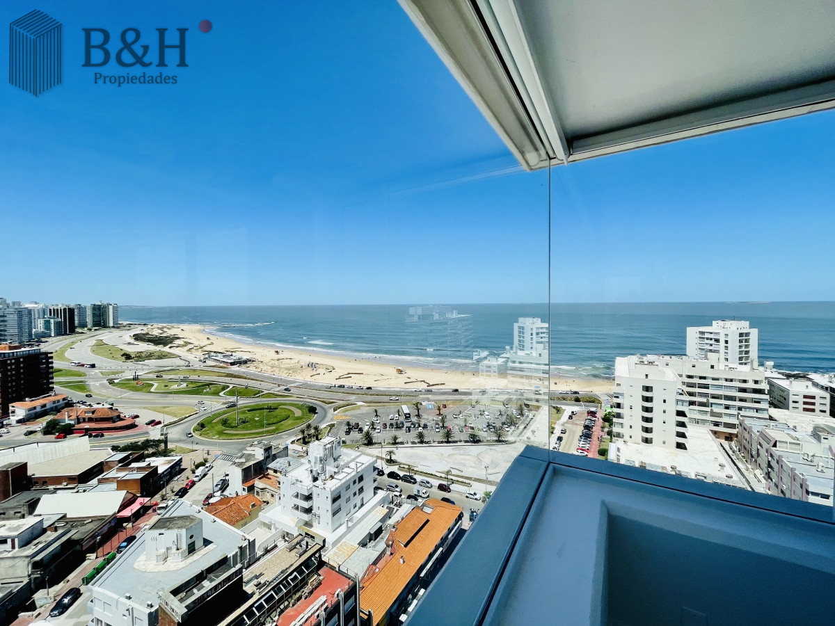 Apartamento ID.1426 - Alquiler temporario de maravilloso departamento piso alto de tres dormitorios, Peninsula, Punta del Este