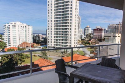 Apartamento de 2 Dormitorios en Playa Brava - Punta del Este