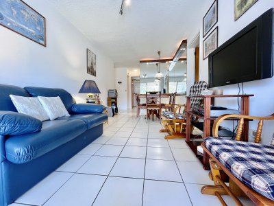 Apartamento de 2 Dormitorios en Playa Mansa, a Pocos Metros del Mar - Venta