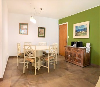 Apartamento de 2 Dormitorios y Medio en Playa Mansa - Punta del Este