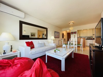 Alquiler Anual Apartamento de 1 Dormitorio y Medio en la Península, Punta del Este