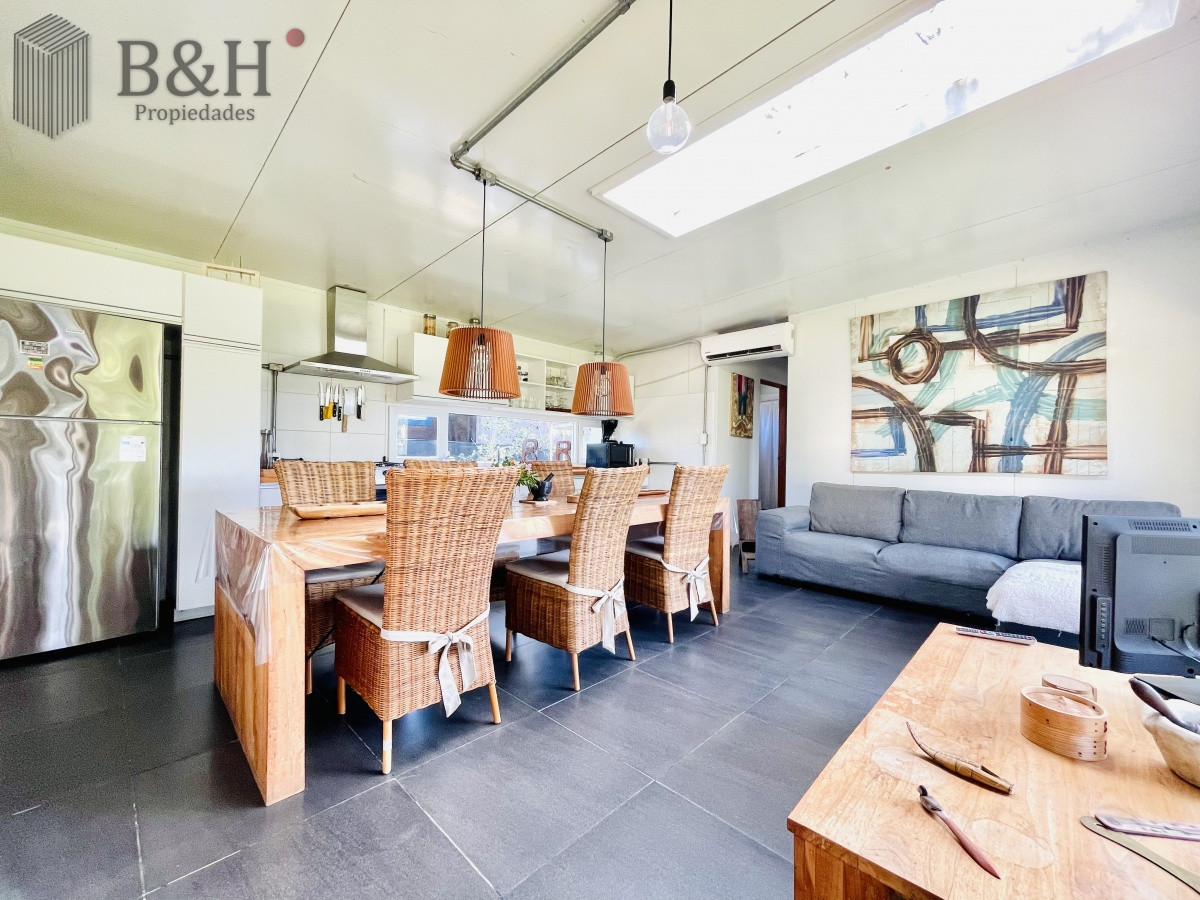 moderna casa de 2 dormitorios, piscina climatizada y parrillero en la barra, alquiler anual e invernal - byh4842c