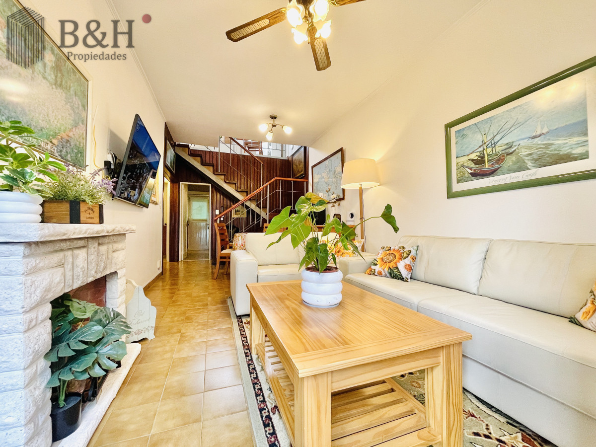 En Venta! Casa PH de 3 Dormitorios, Parrillero y Garage, en Maldonado, cerca de todo - Ref : EQP7512
