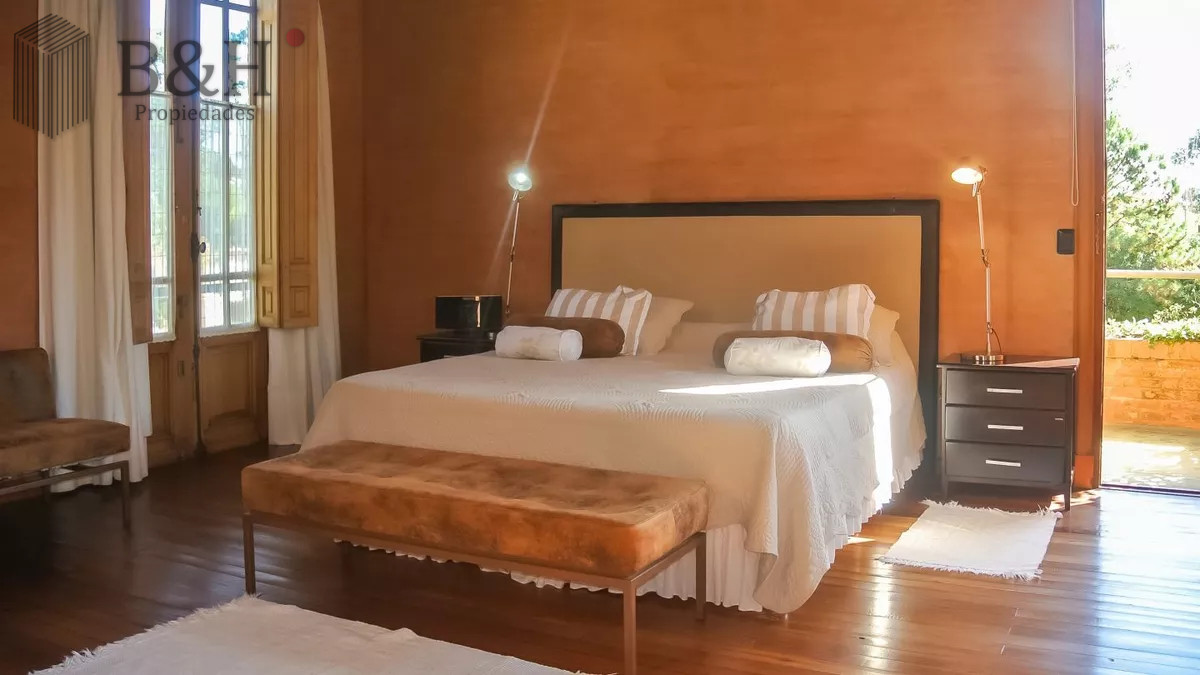 Casa ID.3896 - Excelente Casa de 5 Dormitorios, Piscina y Barbacoa en Barrio Privado, Punta del Este