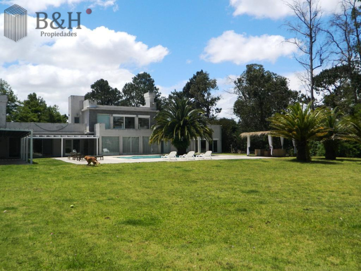 Casa ID.635 - Moderna Casa de 4 Dormitorios en el Golf - Punta del Este