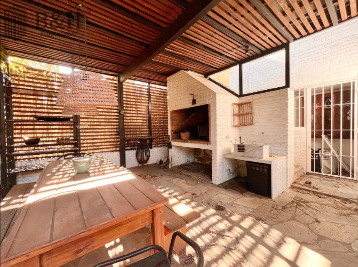 Casa ID.6869 - Cómoda Casa de 5 Dormitorios, Parrillero y Gran Jardín en San Rafael, Punta del Este