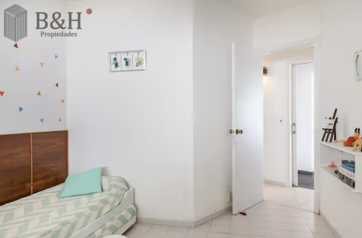 Casa ID.2158 - Gran Casa en Venta sobre el Mar de 5 Dormitorios y Dependencia en Península, Punta del Este